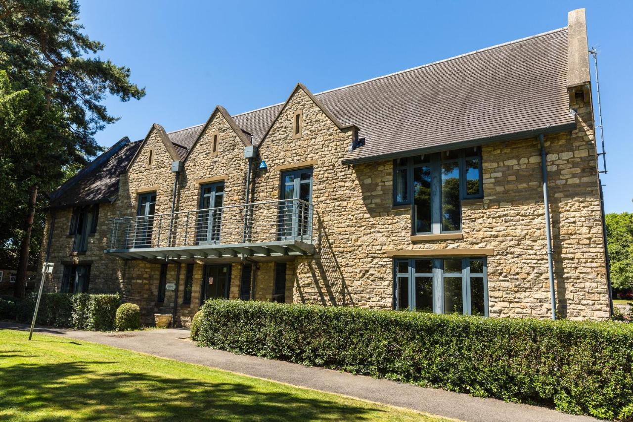 Bed and breakfast Middle Aston House Extérieur photo